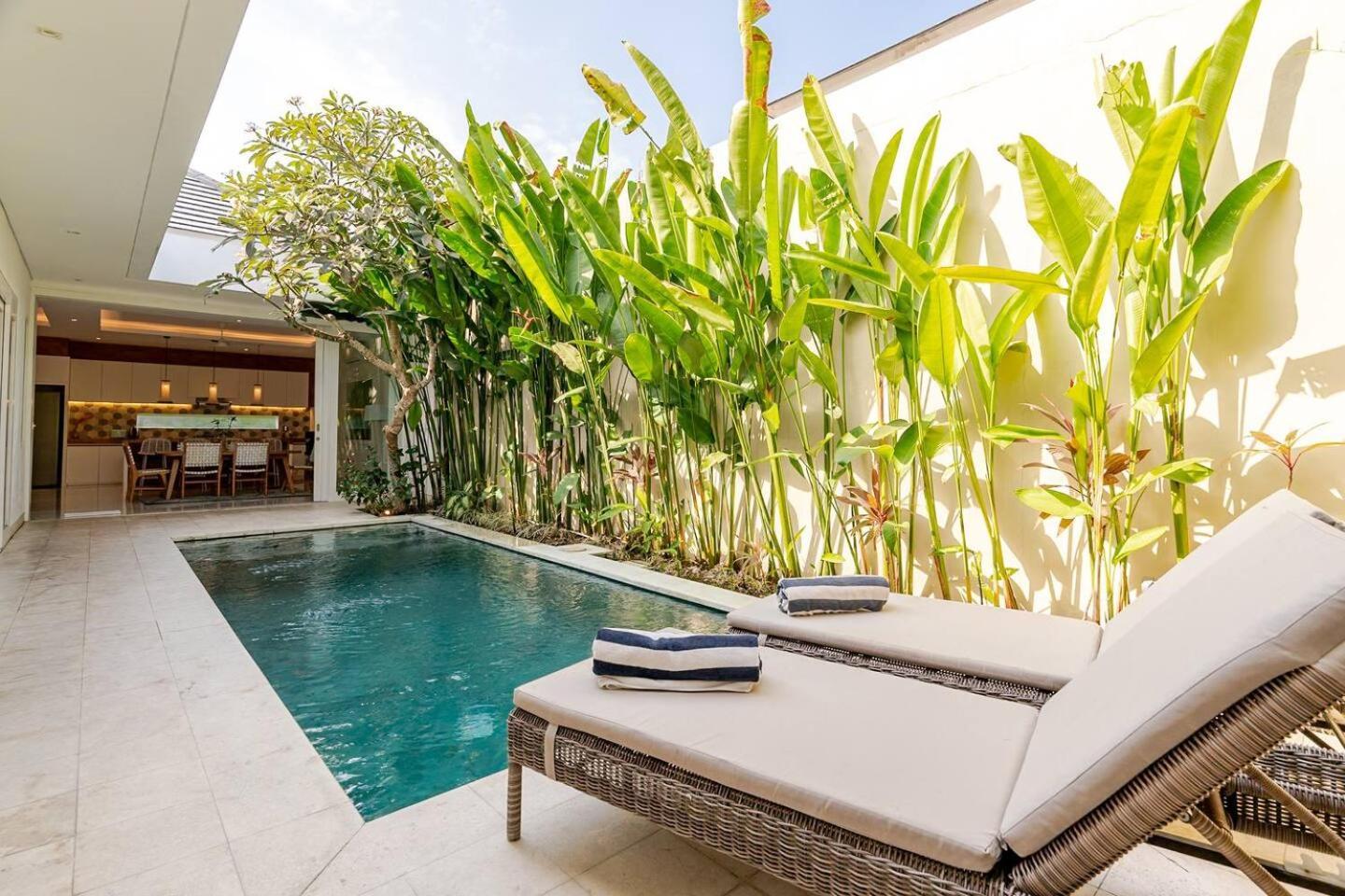 Villa Vana, Sitara Villa Group スミニャック エクステリア 写真