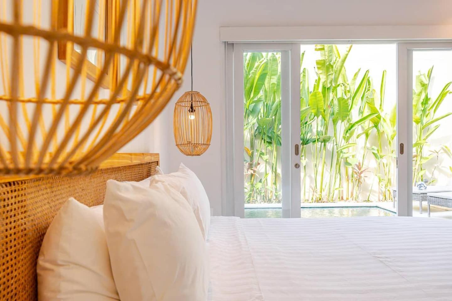 Villa Vana, Sitara Villa Group スミニャック エクステリア 写真