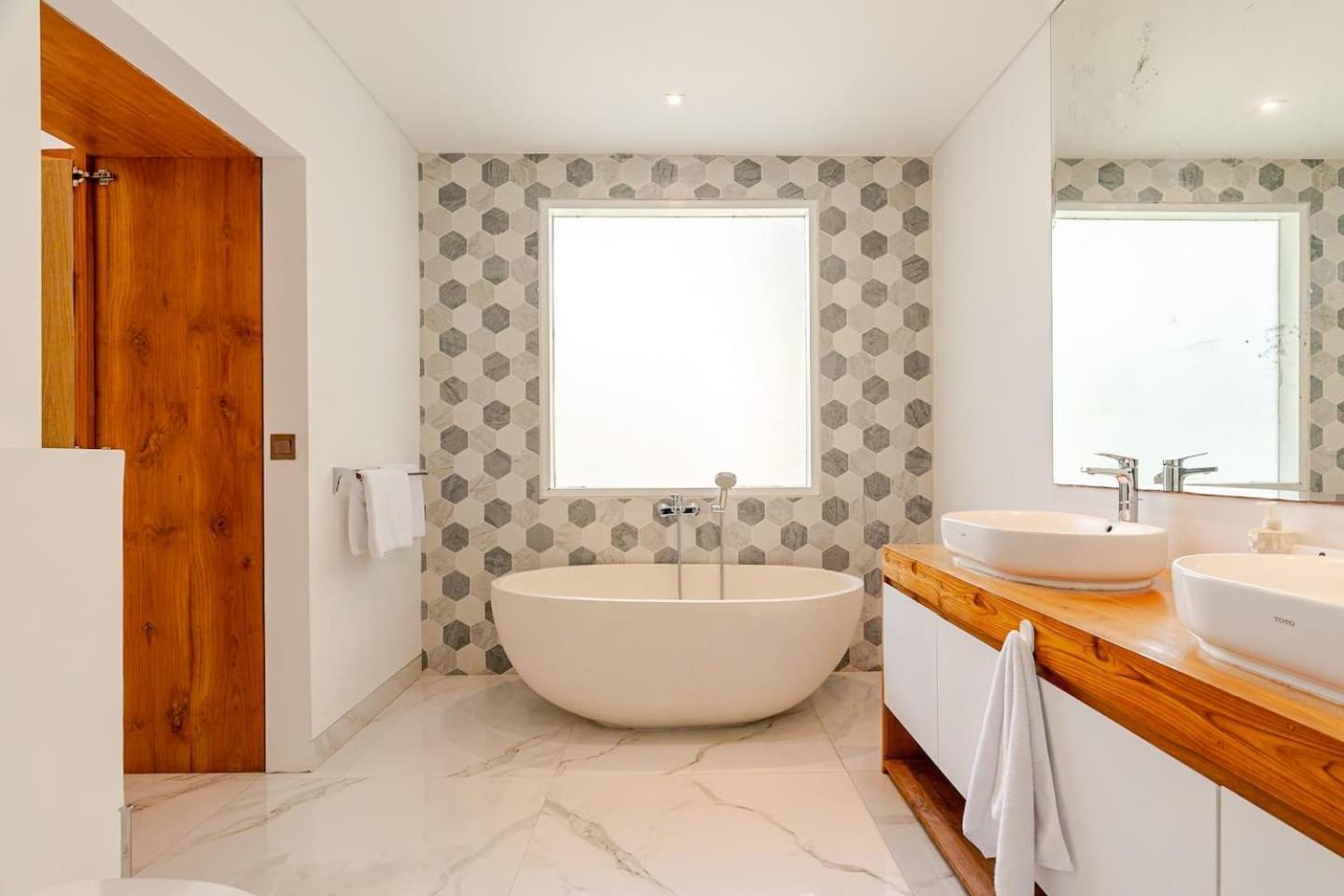 Villa Vana, Sitara Villa Group スミニャック エクステリア 写真
